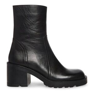 Steve Madden Naya Black Leather Ankle Boots. Size 9